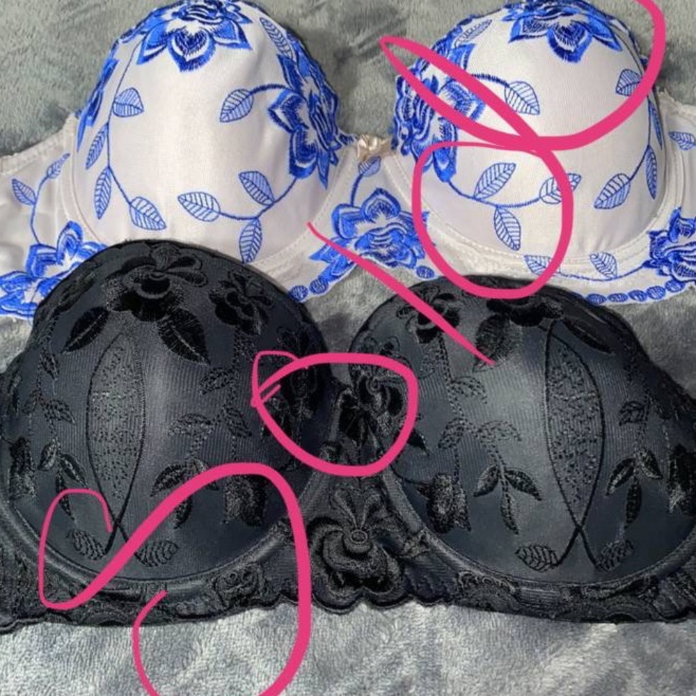 Strapless women’s bras